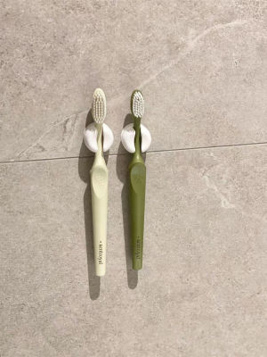 [ พร้อมส่ง ]ins ชั้นวางแปรงสีฟันติดผนังห้องน้ำห้องน้ำแบบไม่เจาะรูชุดอุปกรณ์จัดฟันแบบดูดชั้นวางกระจก