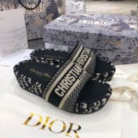 [High version] Embroidered thick soled slippers with mesh red, the same style as elevated beach slippers, open toe sandals, high heels, thick for outdoor use