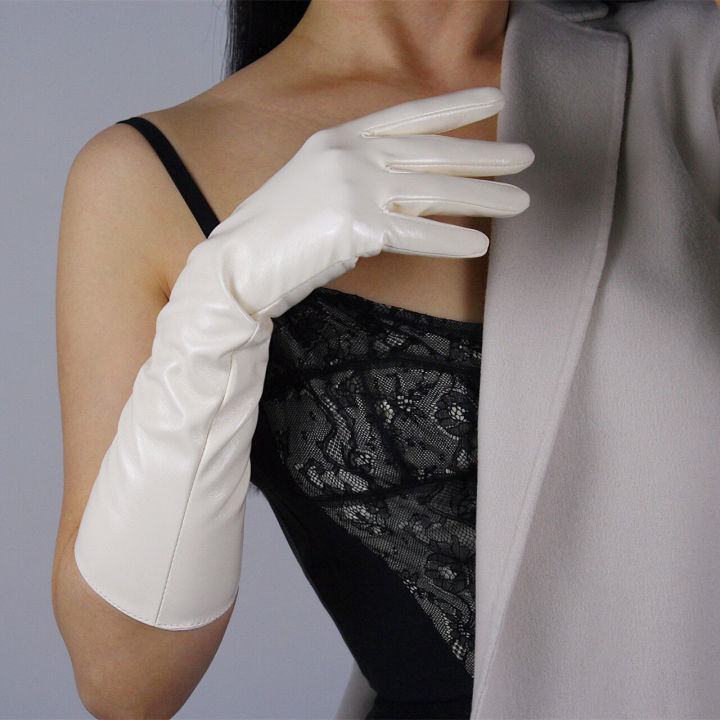 ถุงมือยางยาว-shine-leather-faux-patent-pu-16-40cm-opera-beige-cream-ivory