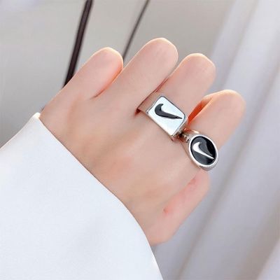 แหวน e แฟชั่นเรียบง่ายสไตล์เกาหลีแหวนคู่รัก