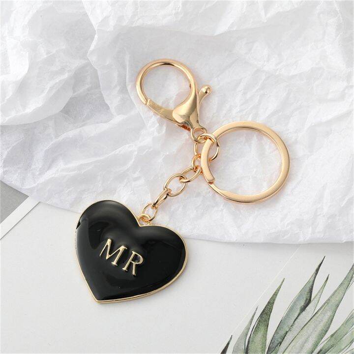 yf-simple-alloy-black-white-peach-heart-keychain-mr-mrs-love-bag-pendant-accessories-fashion-charm-lover-keyring-gifts