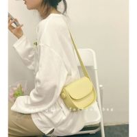 ┅ Joker ins oblique satchel female fashion tide of new fund 2022 autumn winters saddle bag French niche senior feeling