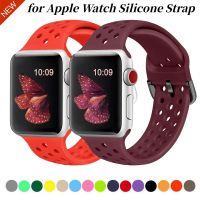 Tali silikon untuk jam tangan Apple 49mm 45mm 44mm 42mm 41mm 40mm olahraga gelang bernapas lembut untuk iWatch Ultra 8 7 6 5 4 3 correa