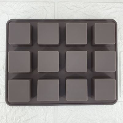 GL-แม่พิมพ์ ซิลิโคน ช่องสี่เหลี่ยมจัตุรัส 12 ช่อง (คละสี) Square hole silicone mold