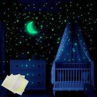 ZZOOI Luminous 338 Stars and Moon Wall Stickers Emit Green Color for Kids Room Bedroom Ceiling Stickers Baby Room Play Room Murals PVC