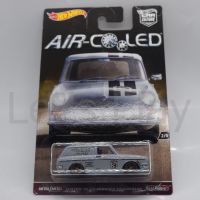 รถเหล็ก Hot Wheels CUSTOM 69 VOLKSWAGEN SQUAREBACK Set AIRCOOL (Iz03)