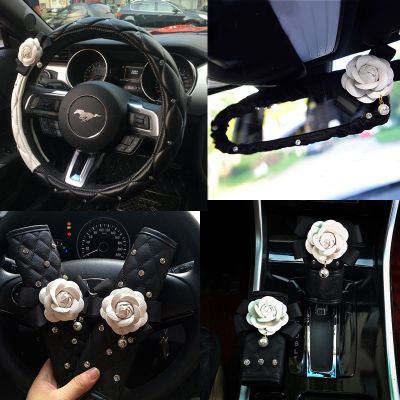 （Two dog sells cars） Camellia ดอกไม้รถอุปกรณ์ตกแต่งภายในหนังคริสตัลพวงมาลัยฝาครอบเข็มขัดนิรภัย Shifter Cover Auto Headrest Mirror Case