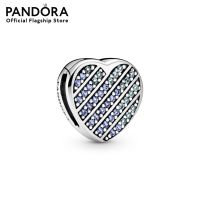 Pandora Heart sterling silver clip charm with stella blue and icy blue crystal เครื่องประดับ   คลิปชาร์ม ชาร์มสีเงิน สีเงิน ชาร์มเงิน เงิน ชาร์มสร้อยข้อมือ ชาร์มแพนดอร่า แพนดอร่า