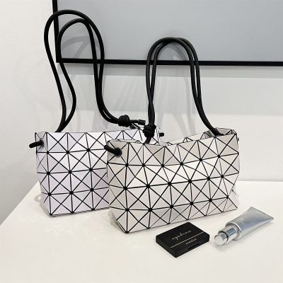 Issey Miyake bag womens bag new tofu bag geometric rhombic drawstring one shoulder portable diagonal small square bag