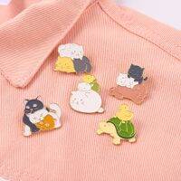 Kitten Stack Enamel Pins Kawaii Tortoise Kitten เล่น Stack เข็มกลัดโลหะป้ายสัตว์ Pins Up ของขวัญสำหรับคนรักแมว