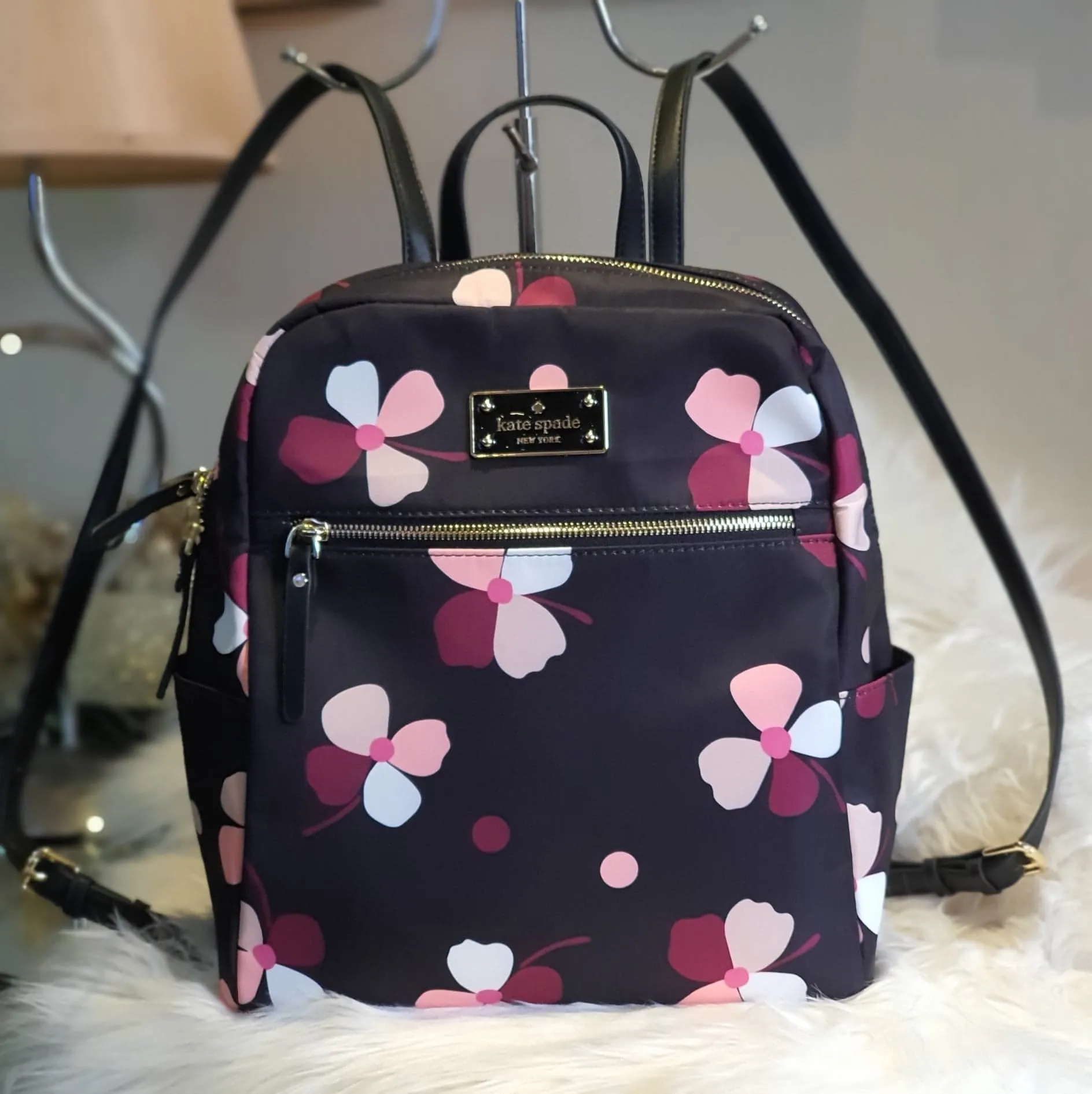 Kate Spade Black with Daisy Multicolor Print Blake Avenue Nylon Hilo  Classic Ladies Backpack with Bar Logo and Side Pocket | Lazada PH