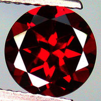 Garnet Natural Gemstones โกเมนแดง พลอยธรรมชาติแท้ 100%