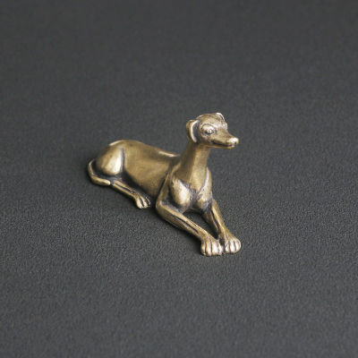 รูปปั้นสุนัขหมอบทองเหลืองโบราณตกแต่งโต๊ะในบ้านจักรราศีชาสัตว์เลี้ยงสุนัข