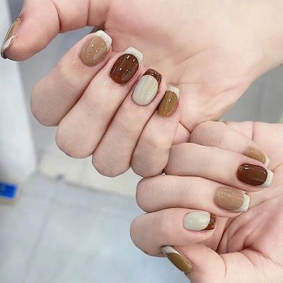 [COD] Short khaki deep coffee jumping wearing nail piece simple French manicure patch light and soft fake finished product