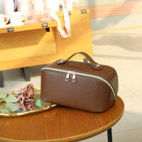 Tas Kosmetik หมอน PU สีแดงตาข่ายกระเป๋าเก็บของเดินทางแบบพกพาความจุขนาดใหญ่สามารถใช้งานได้หลากหลายรุ่นใหม่