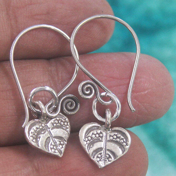 thai-dangel-karen-hill-tribe-leaf-earrings-98-silver-ตำหูใบไม้เงินกระเหรี่ยงทำจากมือชาวเขางานฝีมือ-ของฝากชาวต่างชาติชอบมาก-งานทำด้วยมือ