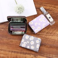 【CC】Womens Wallet Cute Student Tassel Pendant Short Wallet Simple Zipper Small Daisy PU Wallet Coin Purse Ladies Card Bag for Women