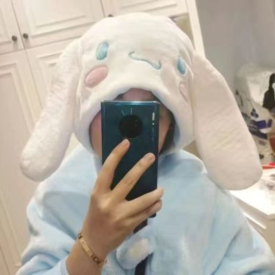 【Ready】🌈 Xiaohongshu popular style strawberry bear girl heart home air conditioner hooded cloak cloak blanket houseman coral fleece big blanket