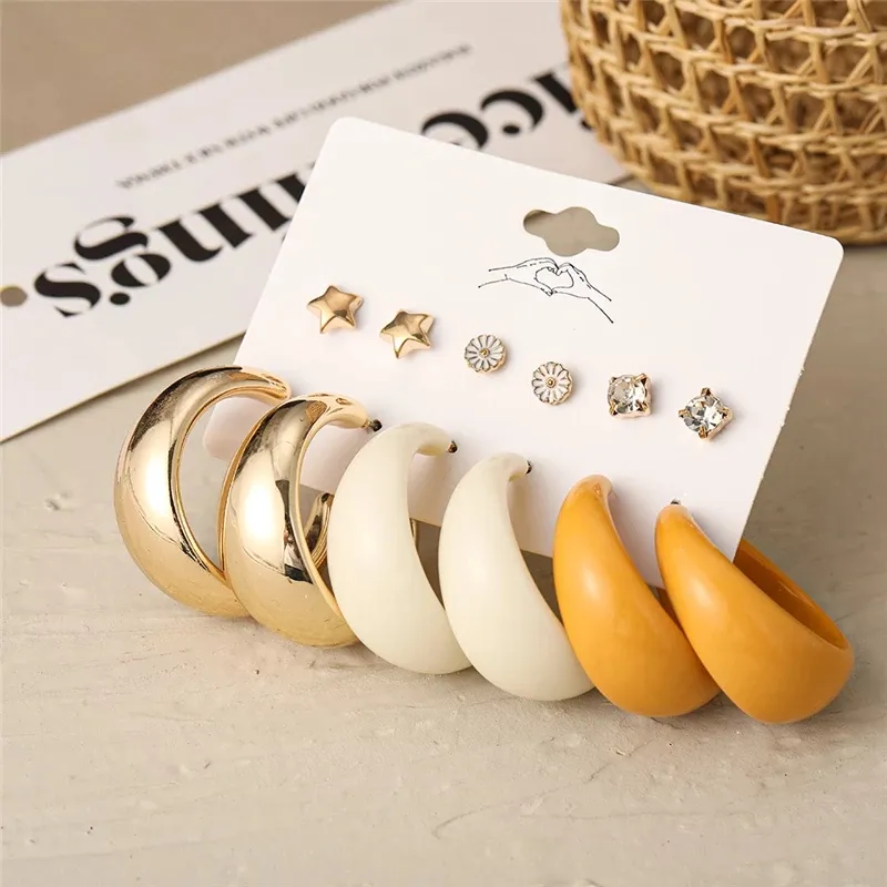 Gold stud hot sale earring set