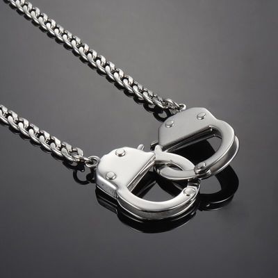 【CW】Handcuffs Steel color necklace mens stainless steel gold chains Handcuffs pendants male fashion jewelry the neck Hip hop custom