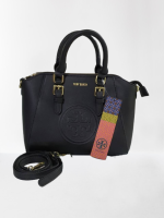 กระเป๋าสะพาย Tory Burch Medium Crossbody Bag ทรงหมอน สกรีนแบรนด์ด้านหน้า หนังเรียบ