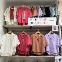 UNIQLO เสื้อผ้าสตรีใส่ในบ้านที่เหมาะสมที่สุดในฤดูร้อนของ2023เสื้อเบลนด์คอปกเปิด455752เสื้อคลุมบางๆผ้าฝ้ายแขนสั้นสีบริสุทธิ์