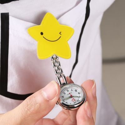 นาฬิกาพกควอตซ์สำหรับหมอพยาบาลคลิปแสตนเลสลวดลายสัตว์น่ารักแขวนเซ็ทอุปกรณ์ซ่อมนาฬิกาโรงพยาบาล