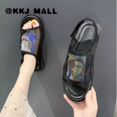 KKJ MALL รองเท้าแตะผู้หญิง 2022 ฤดูร้อนใหม่รองเท้ากราฟฟิตีเกาหลีนักเรียน Velcro รองเท้าแตะผู้หญิง