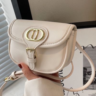 Spring popular small bag female ins senior feeling inclined shoulder bag 2022 new tide western style restoring ancient ways one shoulder saddle bag