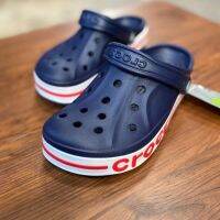 รองเท้าเเตะ Crocs สีมาใหม่ เพื่อสุขภาพยอดนิยมของคนทุกวัย มีน้ำหนักเบา แข็งแรง ทนทาน