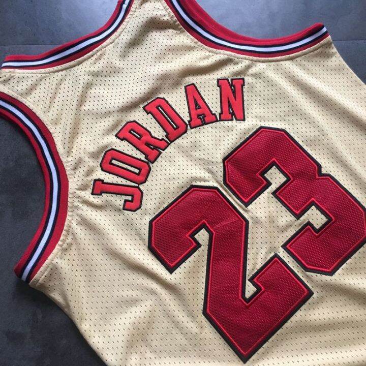 ready-stock-ready-stock-hot-sale-mens-chicago-bulls-michael-jordann-mitchell-ness-1995-96-gold-swingman-jersey