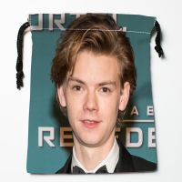 Custom Thomas Sangster Drawstring Bags Print 18X22CM Soft Satin Fabric Resuable Storage Storage Clothes Bag Shoes Bag 0318