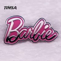 TIMIA สีชมพูอมชมพู 90s Babe Barbie PIN ประณีตประณีตประณีต โลหะผสมอัลลอยด์ ตุ๊กตาบาร์บี้เคลือบเข็มกลัด แฟชั่นสำหรับผู้หญิง ปกเสื้อคอปก อุปกรณ์เสริมเสริม