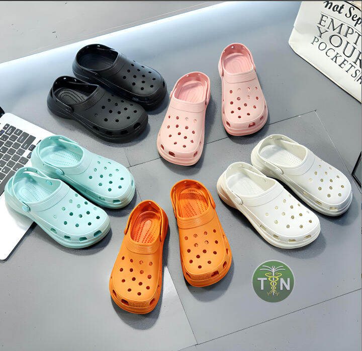 Total 44+ imagen medical crocs