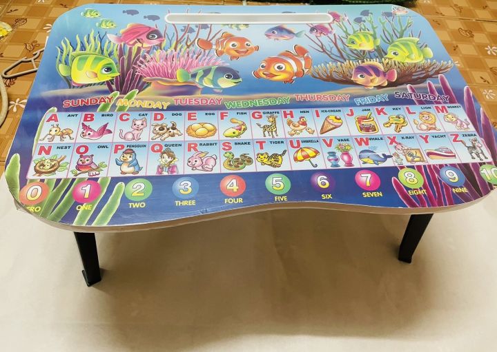 โต๊ะพับญี่ปุ่นลายพี่ปลาabcขนาด40x60cmหน้าสี่เหลี่ยมมีช่องวางไอแพดโต๊ะโน๊ต