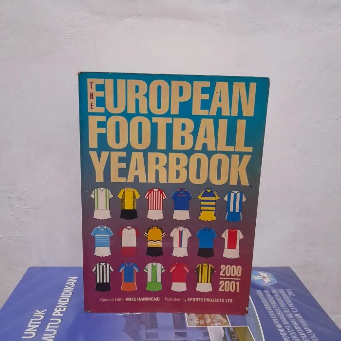 ORIGINAL BUKU The European Football Yearbook 2000 2001 Editor Mike Hammond Lazada Indonesia