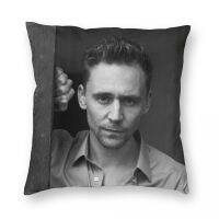 [FAZOZO Home Textile Store] Tom Hiddleston ปลอกหมอนสี่เหลี่ยมผ้าลินินโพลีเอสเตอร์กำมะหยี่ลายปลอกหมอนตกแต่งปลอกหมอน18 Quot;