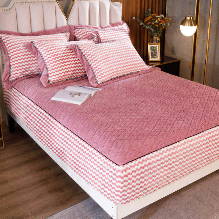 Fitted Sheet OnePiece Bedspread Thick Quilted Coral Velvet ThreePiece