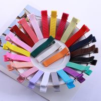 【YF】 20pcs colorido da tela Hairpin Base de Crianças 5 centímetros Cabelo Clip Configurações artesanal Meninas Bow Grampos Acessórios Para Apreciação Jóias