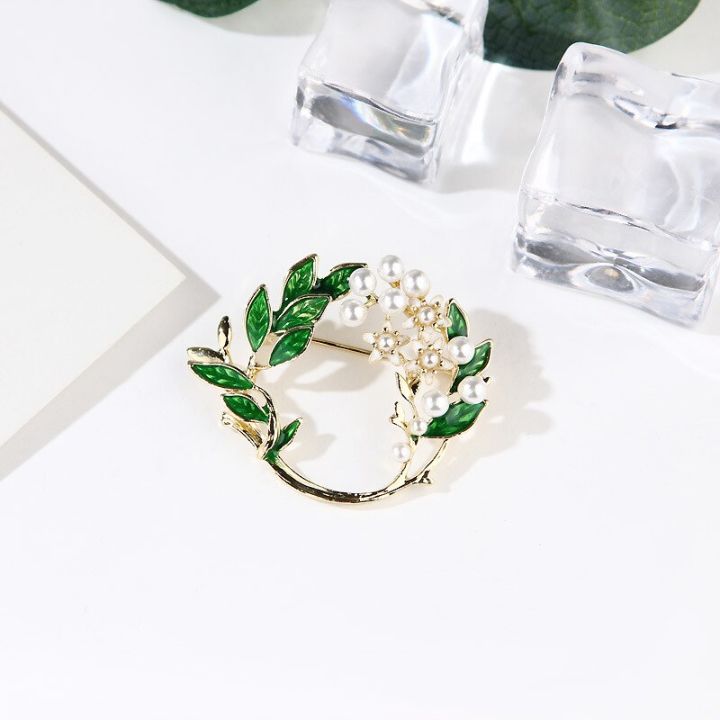 korean-fashion-enamel-gardenia-flower-brooches-for-women-luxury-design-personality-charm-pearl-brooch-pin-jewelry-gifts-for-girl