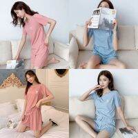 เซ็ตชุดนอนแขนสั้น 2 ชิ้น สีพื้น ลำลอง ลายดอกเล็กๆที่หน้าอก ชุดนอนแขนสั้น คุ้มราคา ผ้าใส่สบาย