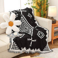 Black And White Geometric Black Washable Breathable Household Soft Sofa Towel Tapestry Decorative Cotton Blanket Fashion Camping Picnic Outdoor Decoration Atmosphere Blanket