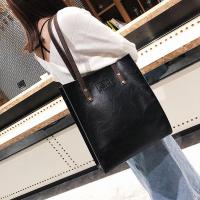 2021 Spring and autumn new womens bag European and American retro simple fashion briefcase