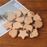 20Pcs/Lot Food Grade Wooden Cartoon Animal Shape Sucker Safe Beech Teether Pacifier Clip DIY Dummy Chain Clip Accessories Clips Pins Tacks