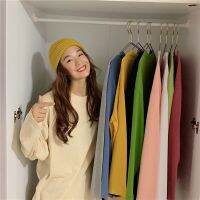 เสื้อยืดแขนยาวสีทึบผู้หญิงเกาหลีสีลูกกวาดนักเรียนอเนกประสงค์หลวม Tops