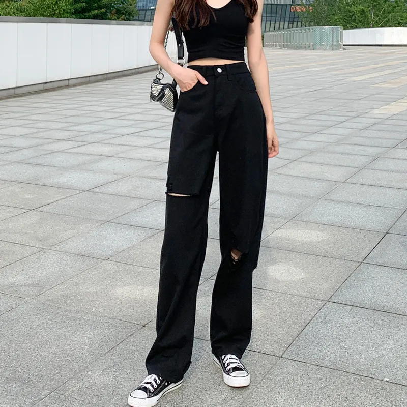 Minimal Black Trouser Outfit Ideas for Spring and Summer