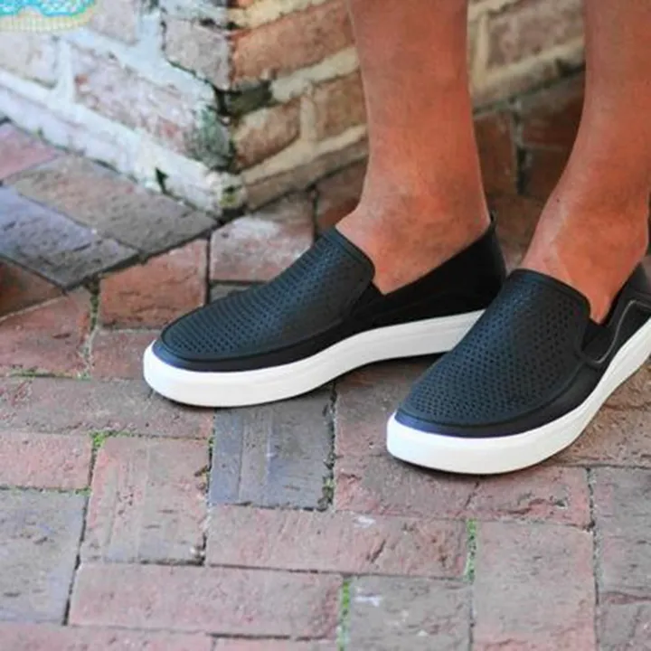 Giày dép crocs chuẩn xịn, chống hôi chân, đi mưa, lội nước, đi biển Citilane  Roka Slip On cho nam màu đen 