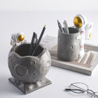 Creative Astronaut Pen Holder Figurines For Home Decoration Cosmonaut Statue Study Room Office Desktop Decor Sculpture Gift