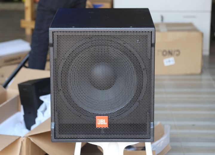 ตู้ลําโพง-ไลน์อาเรย์-line-array-มีเเอมป์ในตัว-มีบลูทูธ-usb-เสียงเบสแน่นๆ-ดอกขนาด-6-นิ้ว-ชุดพร้อมใช้งานได้ทันที