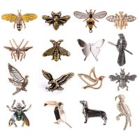 【DT】hot！ Vivid Flying Fledgling Enamel Insect for Men Delicate Little Scarf Coat Lapel Pins